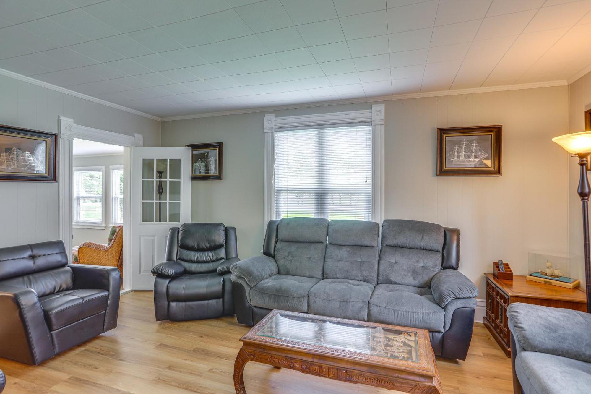 Welcoming Port Clinton Vacation Rental! エクステリア 写真
