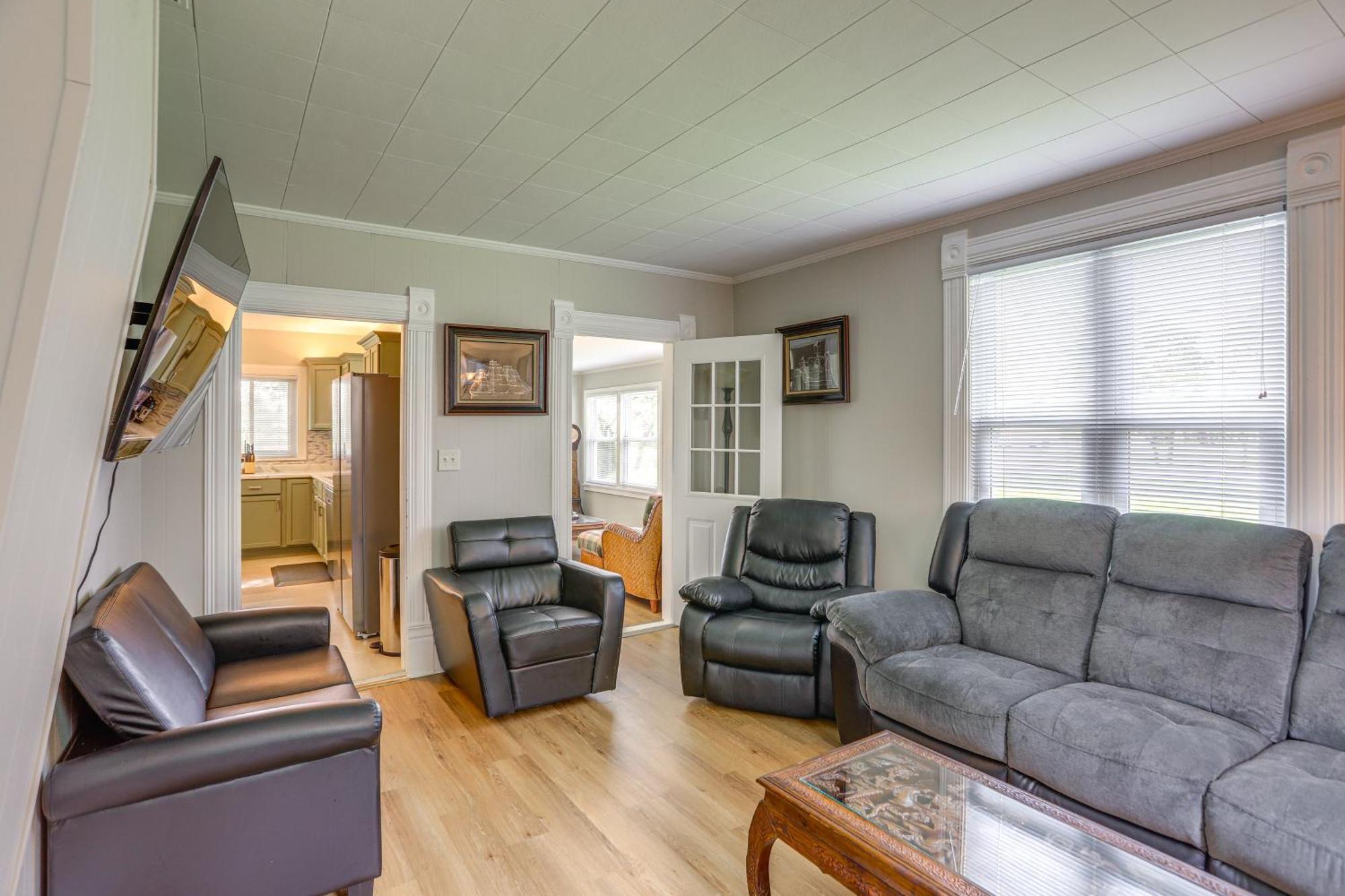 Welcoming Port Clinton Vacation Rental! エクステリア 写真