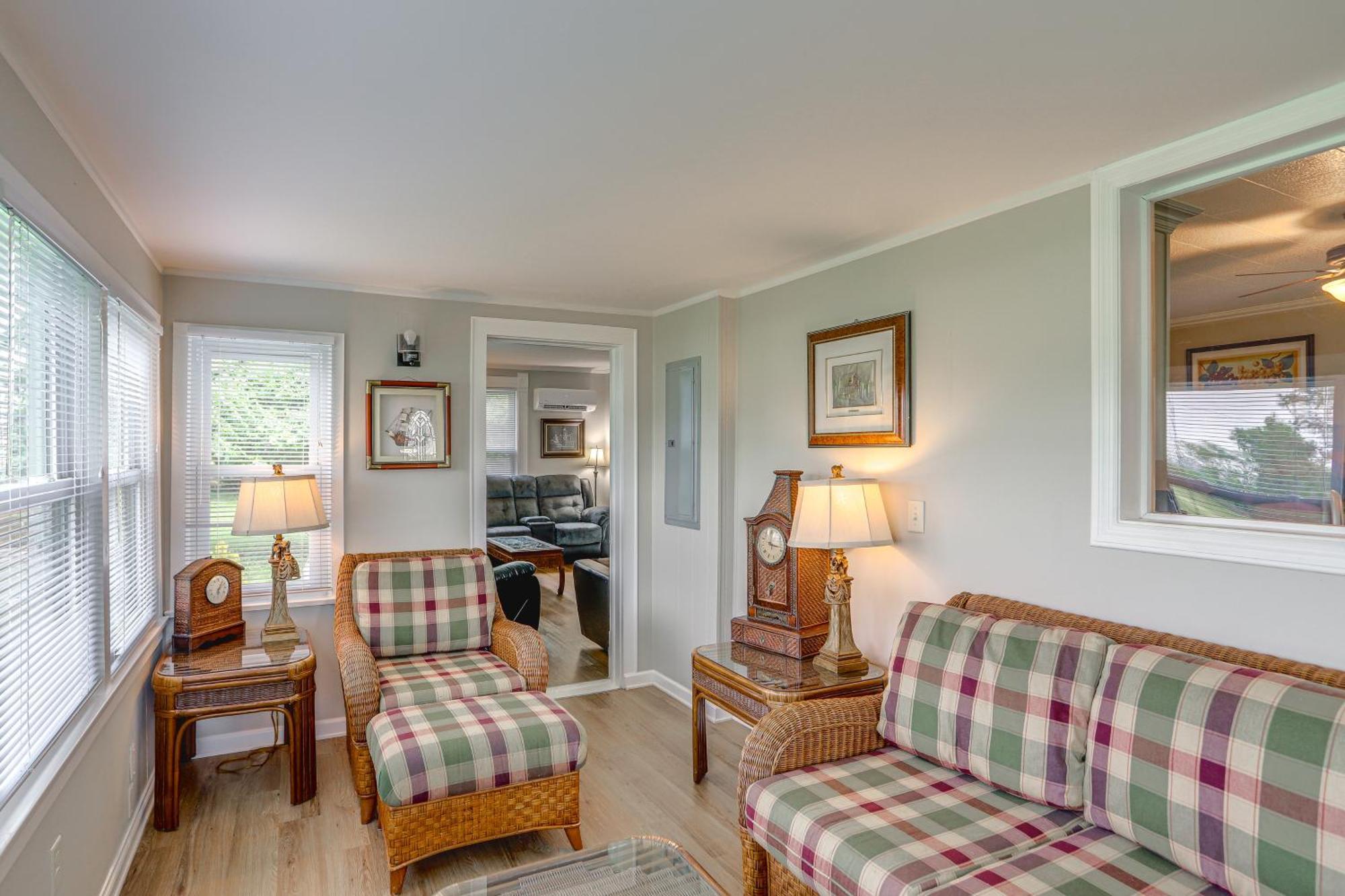 Welcoming Port Clinton Vacation Rental! エクステリア 写真