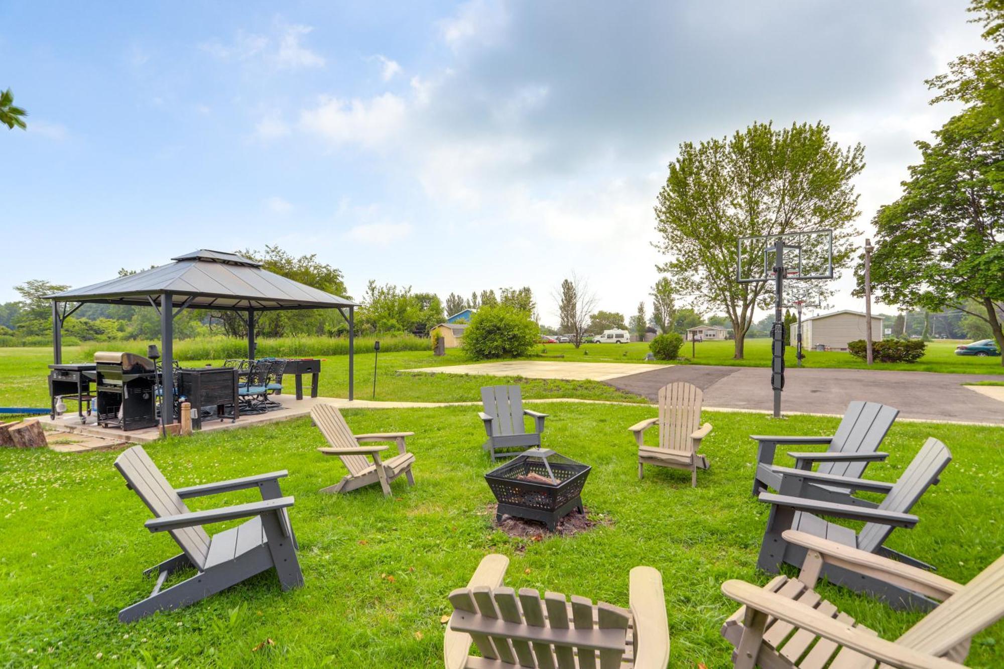 Welcoming Port Clinton Vacation Rental! エクステリア 写真